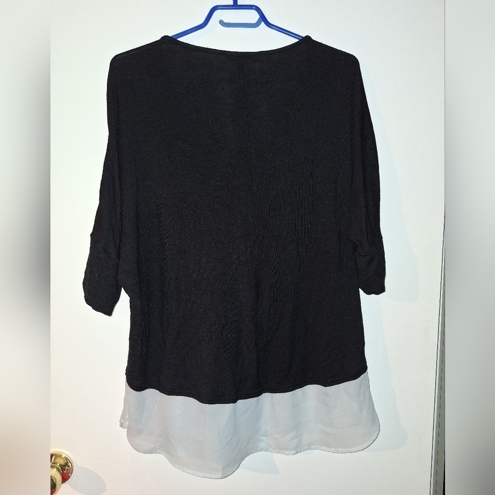 George Black And White Colorblock Blouse Size 2X - Picture 2 of 3
